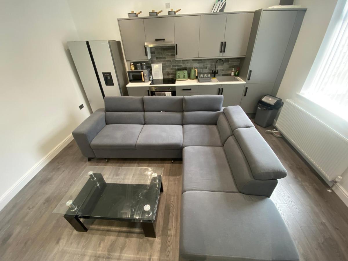Villa Entire Luxury House à Elland Extérieur photo